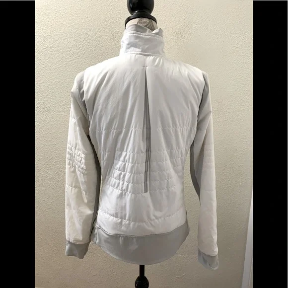 Brooks Cascadia Thermal Jacket In White - Picture 3 of 9